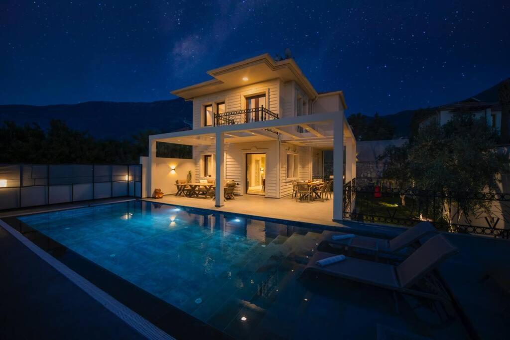Havuzlu Korunakli Jakuzili Villa Fethiye Exteriör bild