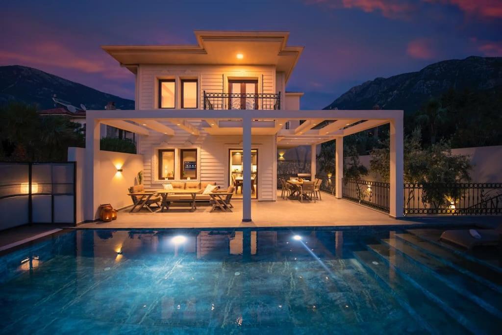 Havuzlu Korunakli Jakuzili Villa Fethiye Exteriör bild