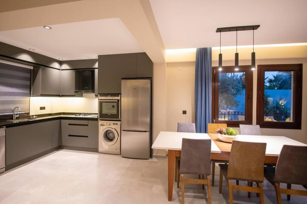 Havuzlu Korunakli Jakuzili Villa Fethiye Exteriör bild