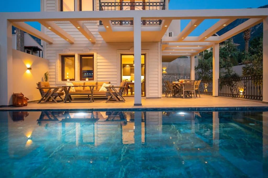 Havuzlu Korunakli Jakuzili Villa Fethiye Exteriör bild