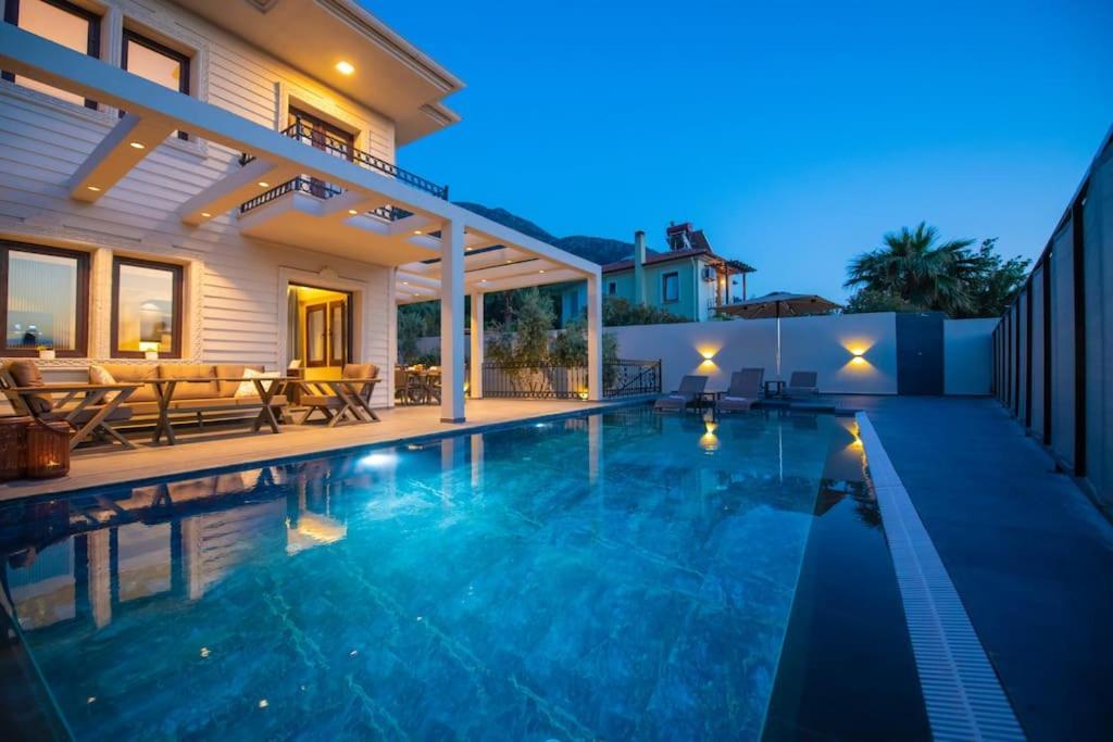 Havuzlu Korunakli Jakuzili Villa Fethiye Exteriör bild